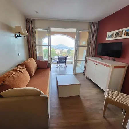 Large 27m2 With Sea View & Pools *