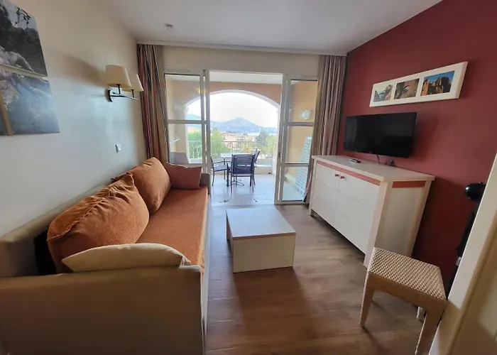 Large 27m2 With Sea View & Pools *